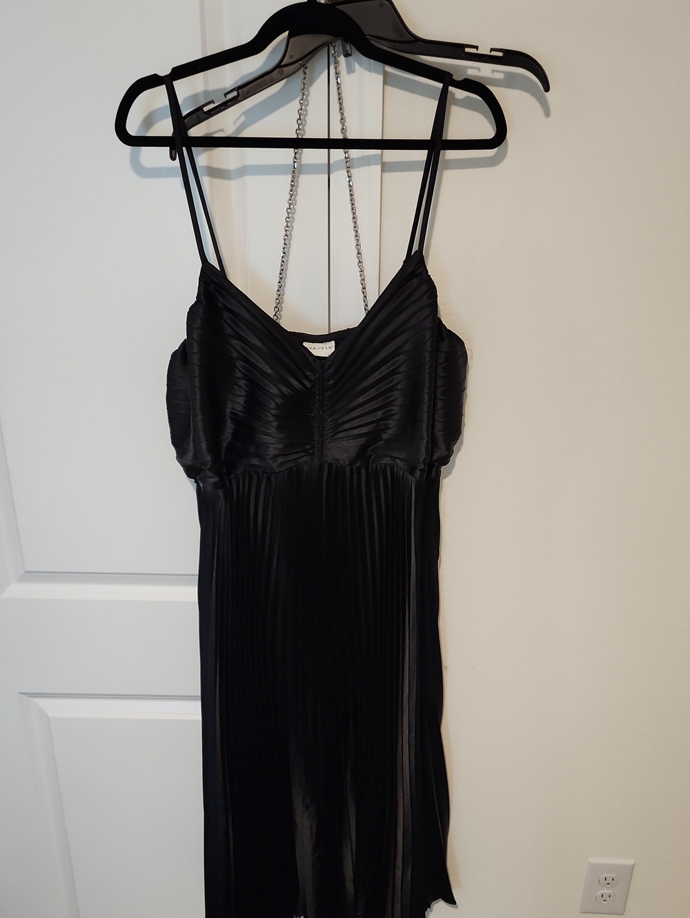 Ava & Viv Black Pleated Midi Slip Dress